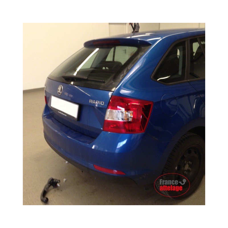 Attelage + Faisceau Universel 7 Pins Pour Skoda Superb Break (09/2009-09/2015) - Neuf Auto-Hak